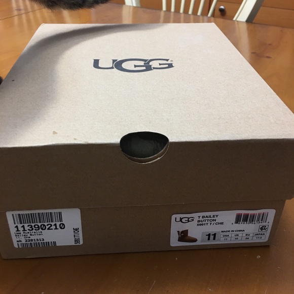 Uggs Bailey size 11 - Picture 4 of 5